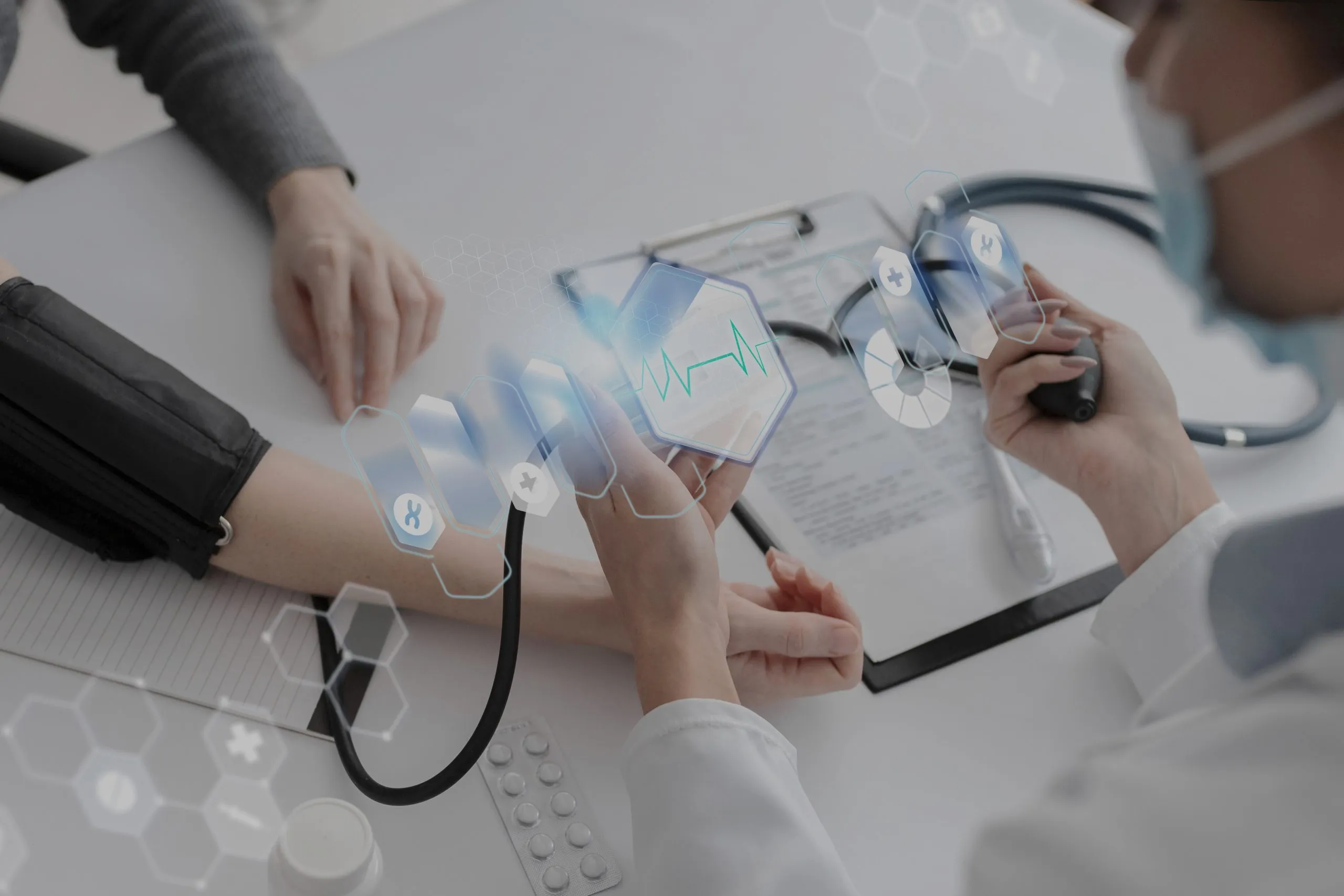 Portada blog La salud digital: Tendencias emergentes y avances tecnológicos para la atención médica del futuro